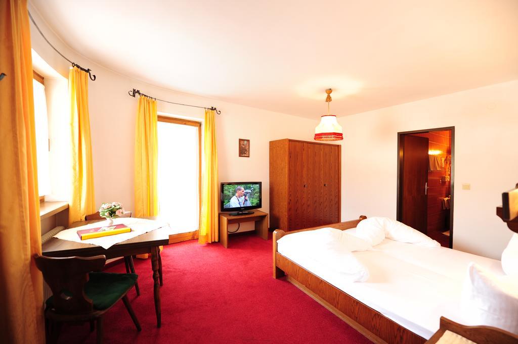 Hotel Garni Lamm Nauders Room photo